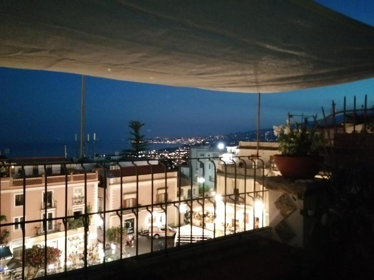 Aly Art Apartment Taormina Duomo, Gulf & Etna View Exterior foto